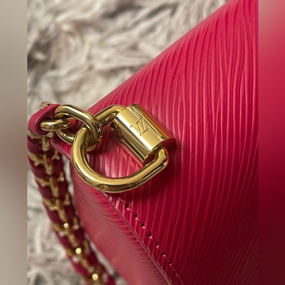 Louis Vuitton Epi Twist Shoulder Bag PM - Picture 7 of 15